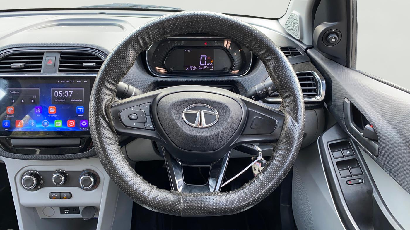2021 Tata Tiago XT (O) PETROL, Petrol, Manual, 20,725 km, Steering Wheel Close Up