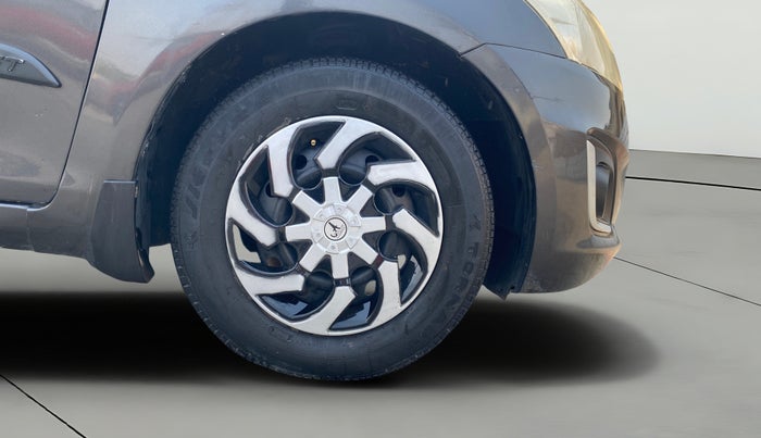 2017 Maruti Swift VDI, Diesel, Manual, 95,100 km, Right Front Wheel