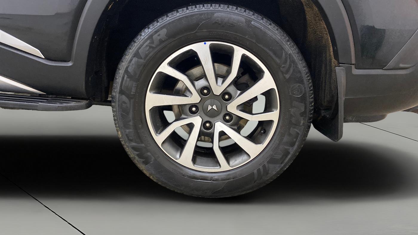 2023 Mahindra SCORPIO-N Z8 DIESEL AT 2WD 7 STR, Diesel, Automatic, 52,840 km, Left Rear Wheel