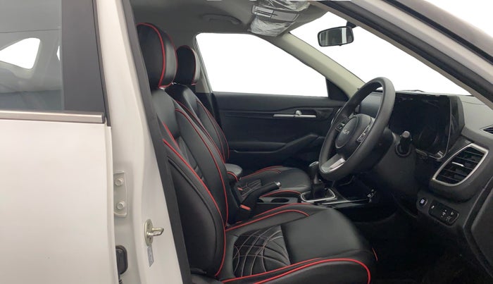 2022 KIA SELTOS HTK PLUS 1.5, Petrol, Manual, 25,876 km, Right Side Front Door Cabin