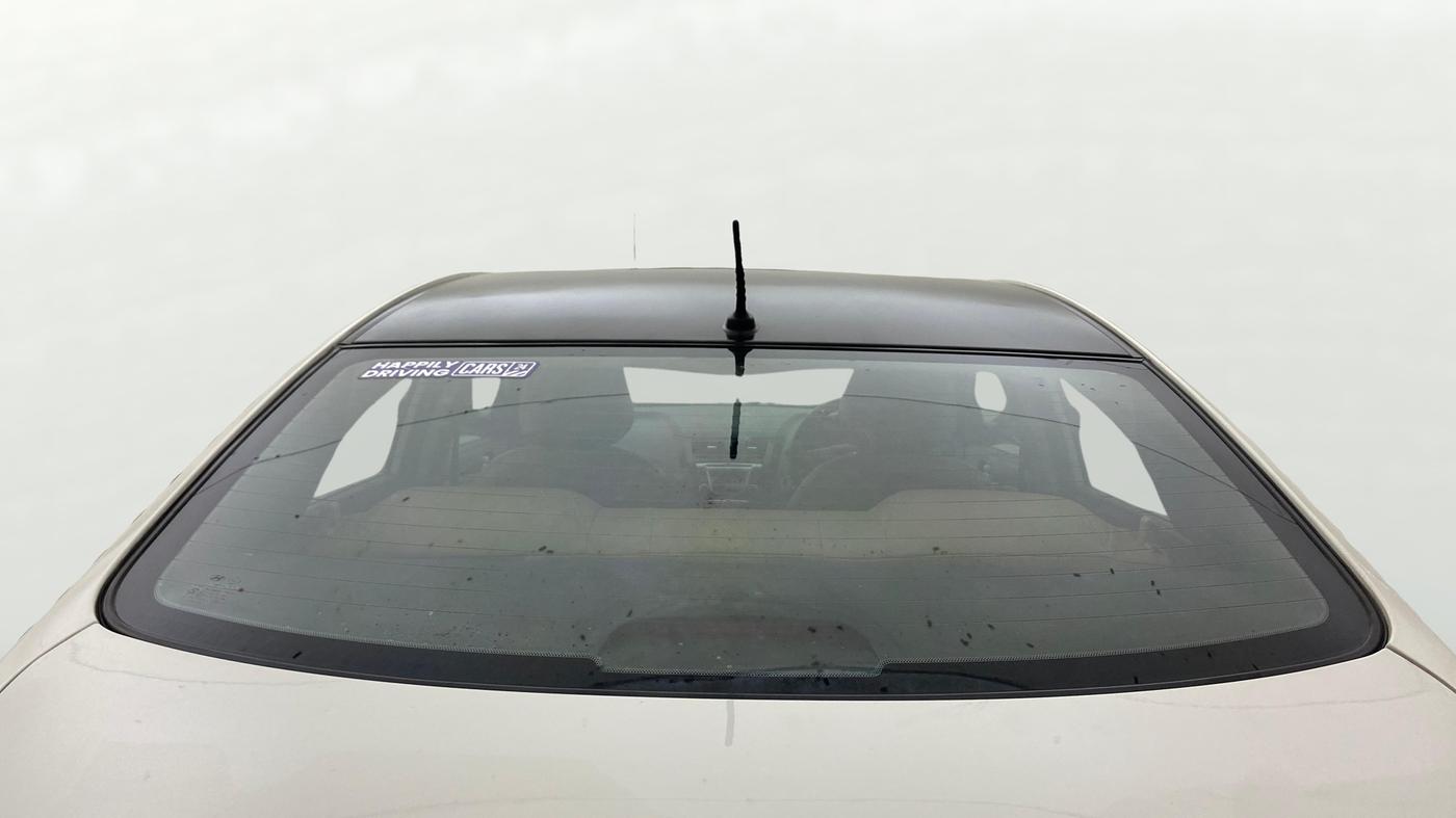 2015 Hyundai Verna FLUIDIC 4S 1.6 VTVT S(O), Petrol, Manual, 57,214 km, Rear Windshield