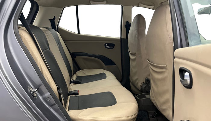 2015 Hyundai i10 SPORTZ 1.1, Petrol, Manual, 40,596 km, Right Side Rear Door Cabin