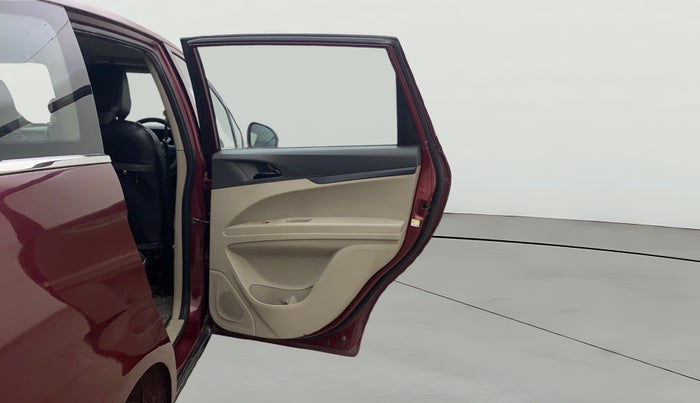 2018 Mahindra MARAZZO M4 7 STR, Diesel, Manual, 1,09,601 km, RHS Rear Door