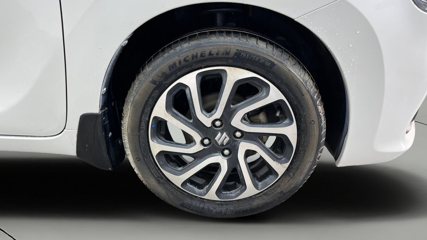 2022 Maruti Baleno ALPHA 1.2 AGS, Petrol, Automatic, 50,256 km, Right Front Wheel