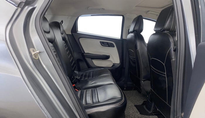 2023 Tata ALTROZ XM PLUS SUNROOF, Petrol, Manual, 23,443 km, Right Side Rear Door Cabin