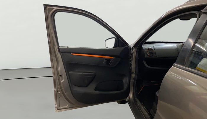 2017 Renault Kwid CLIMBER 1.0 AMT, Petrol, Automatic, 33,320 km, LHS Front Door