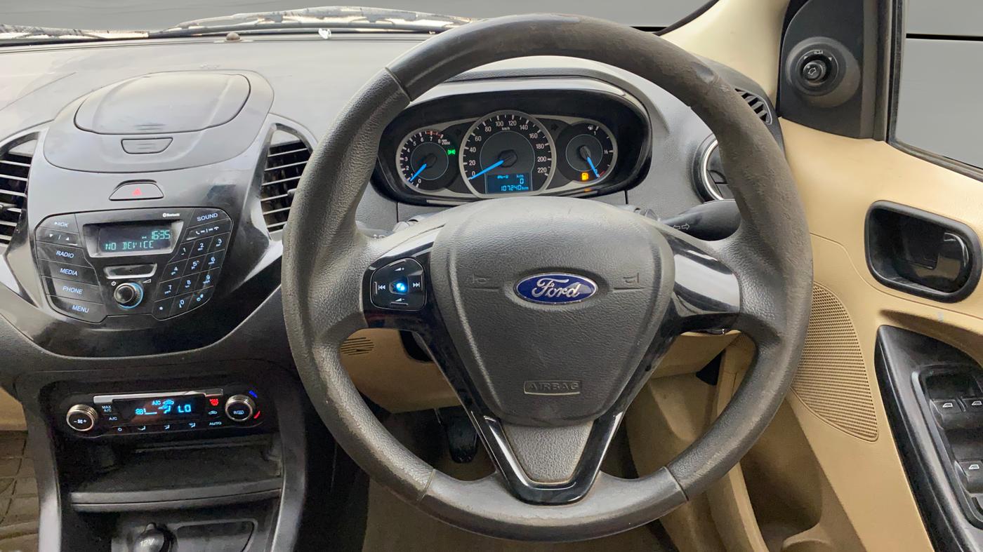 2015 Ford Figo Aspire TITANIUM 1.2 PETROL, Petrol, Manual, 1,07,151 km, Steering Wheel Close Up