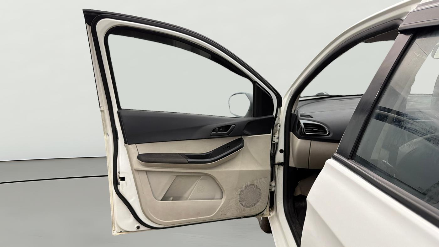 2024 Tata TIGOR XZ CNG, CNG, Manual, 79,353 km, LHS Front Door