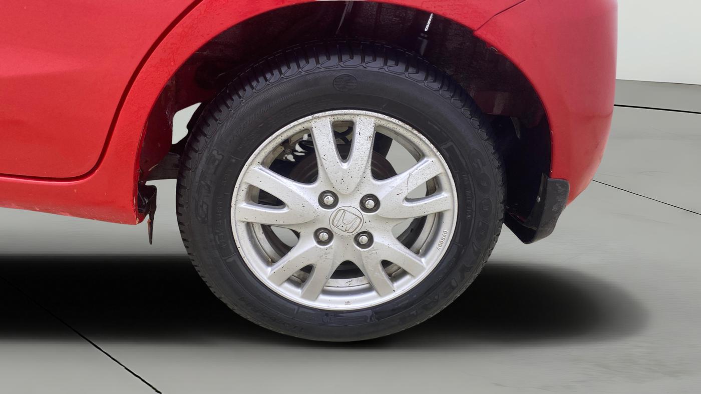2015 Honda Brio VX AT, Petrol, Automatic, 56,141 km, Left Rear Wheel