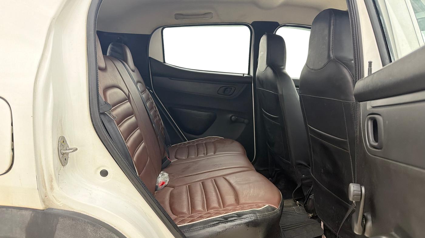 2025 Renault Kwid RXL 1.0 (O), CNG, Manual, 27,203 km, Right Side Rear Door Cabin