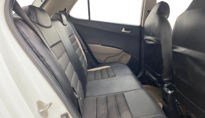 2015 Hyundai Grand i10 SPORTZ 1.2 KAPPA VTVT, Petrol, Manual, 43,941 km, Right Side Rear Door Cabin