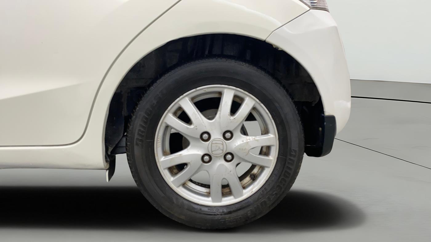 2015 Honda Brio VX AT, CNG, Automatic, 75,747 km, Left Rear Wheel