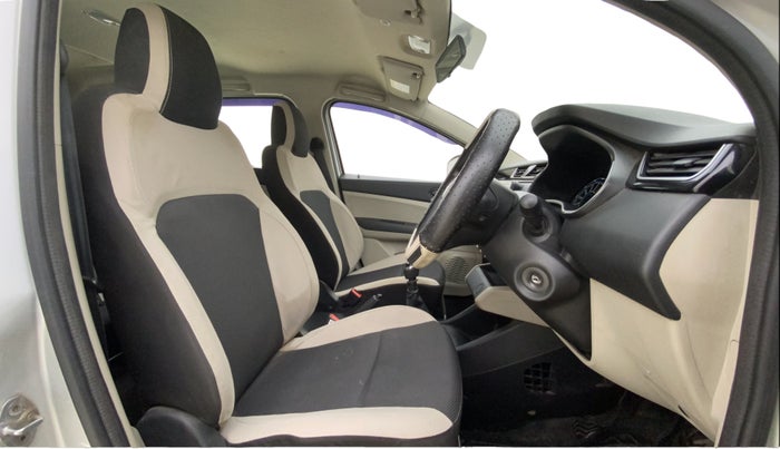 2019 Renault TRIBER RXT, Petrol, Manual, 35,615 km, Right Side Front Door Cabin