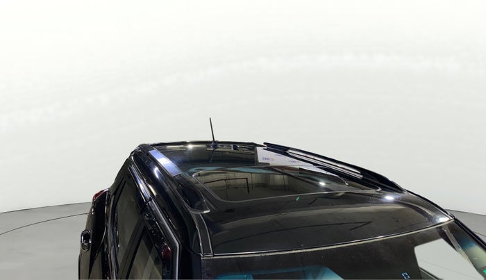 2021 Mahindra XUV300 W8 1.2 PETROL, Petrol, Manual, 53,404 km, Roof