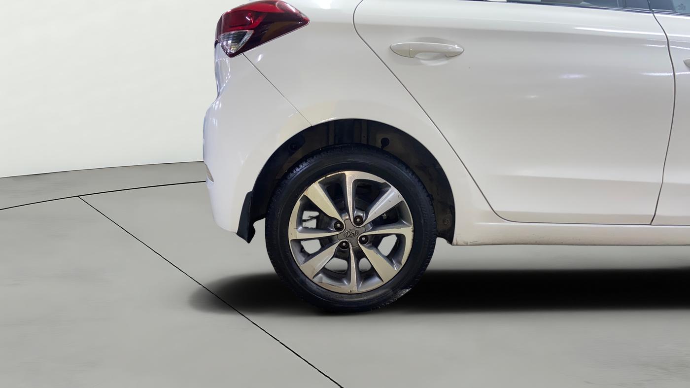 2017 Hyundai Elite i20 ASTA 1.2 DUAL TONE, Petrol, Manual, 1,23,697 km, Right Rear Wheel