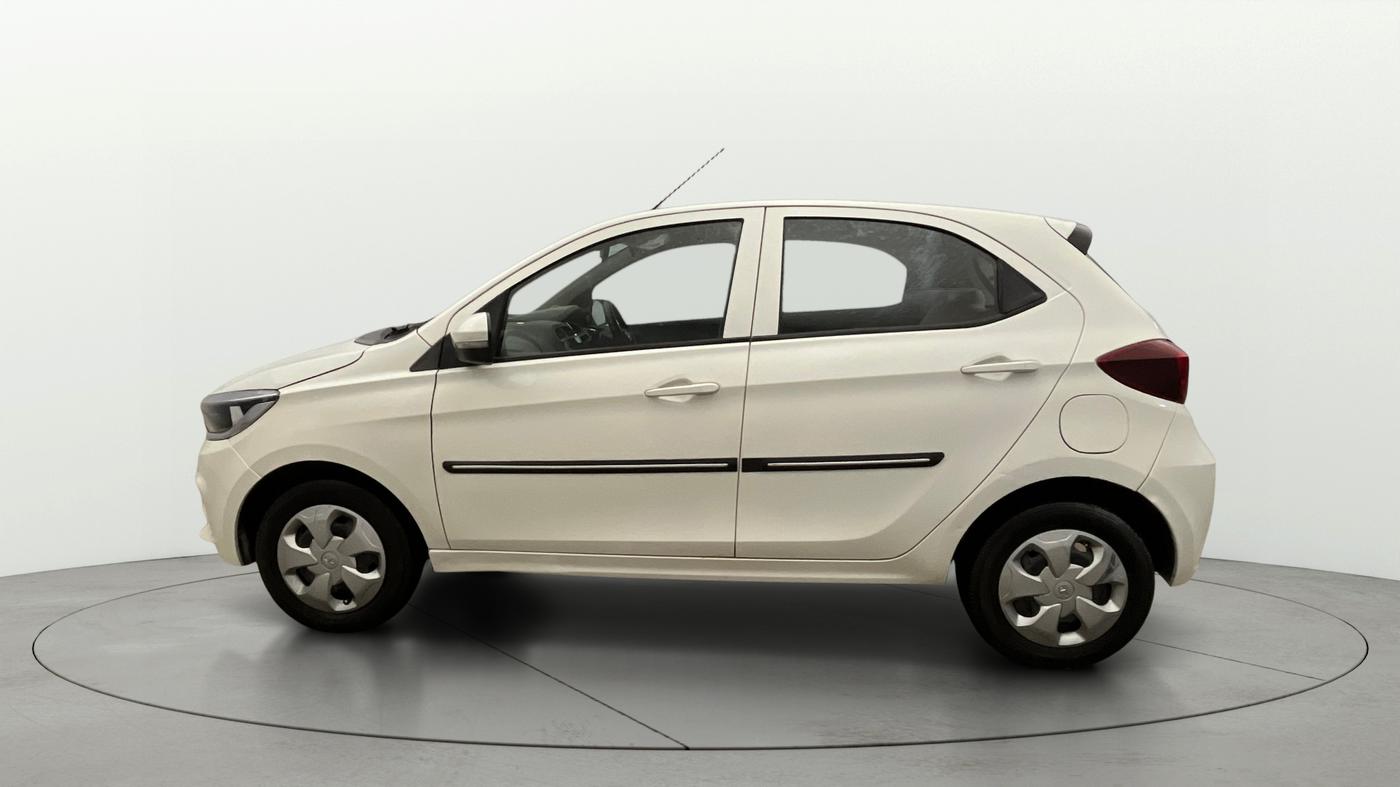 2021 Tata Tiago XT (O) PETROL, Petrol, Manual, 31,998 km, Left Side