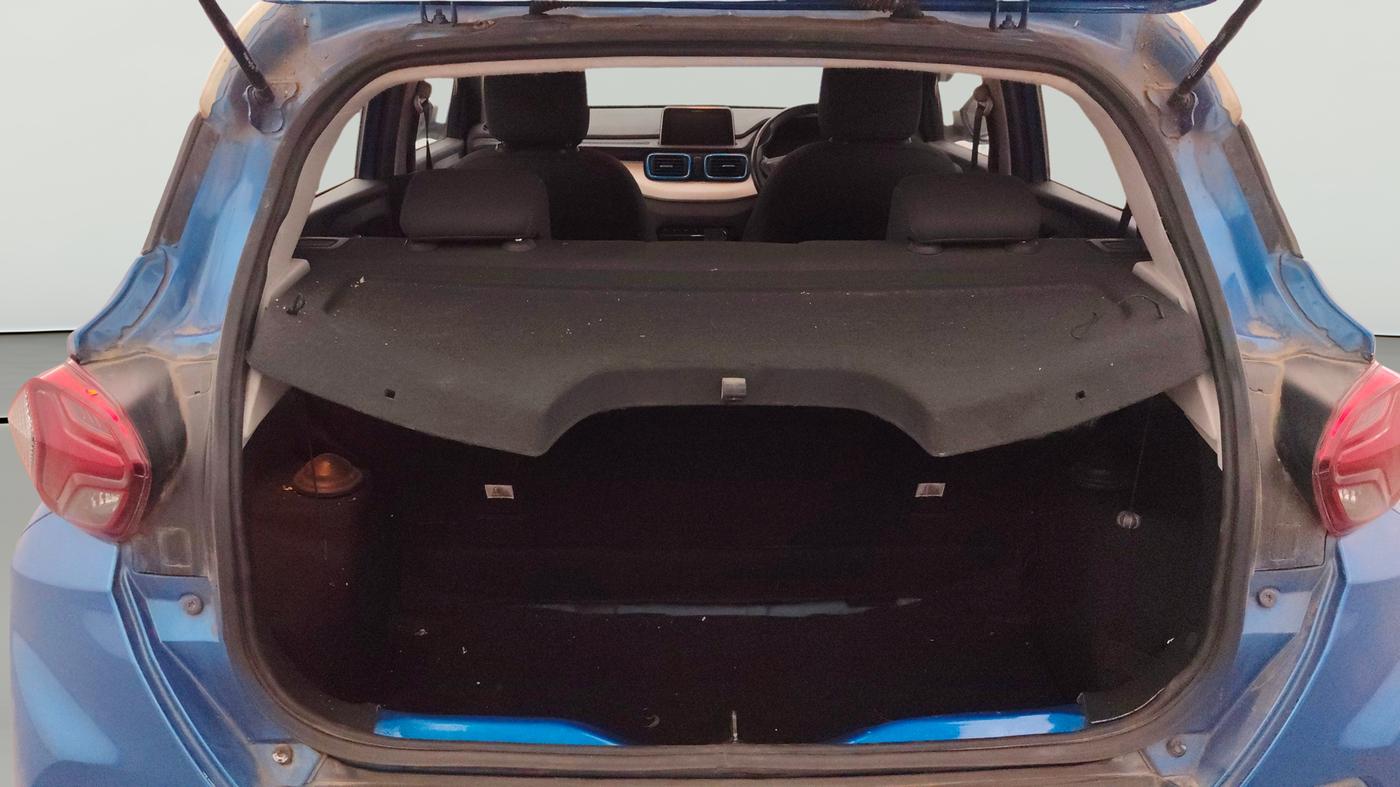 2021 Tata PUNCH CREATIVE  1.2 RTN DUAL TONE, Petrol, Manual, 30,571 km, Boot Open Zoomed View
