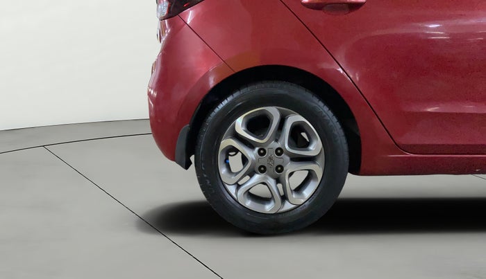 2019 Hyundai Elite i20 SPORTZ PLUS 1.2 DUAL TONE, CNG, Manual, 1,11,991 km, Right Rear Wheel