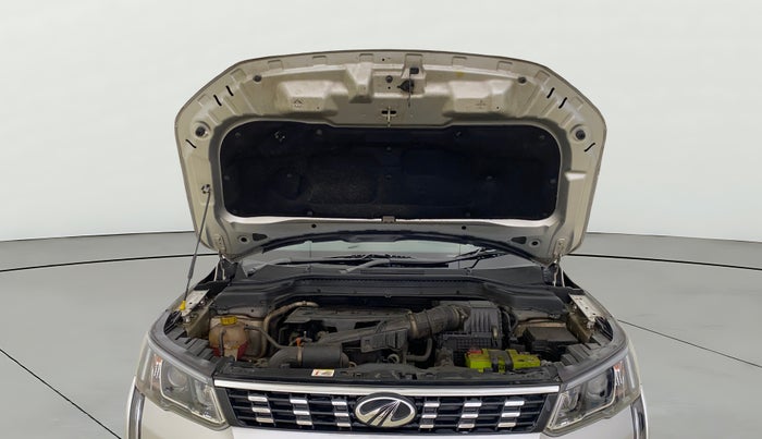 2020 Mahindra XUV300 W8 (O) 1.2 PETROL, Petrol, Manual, 40,915 km, Open Bonet