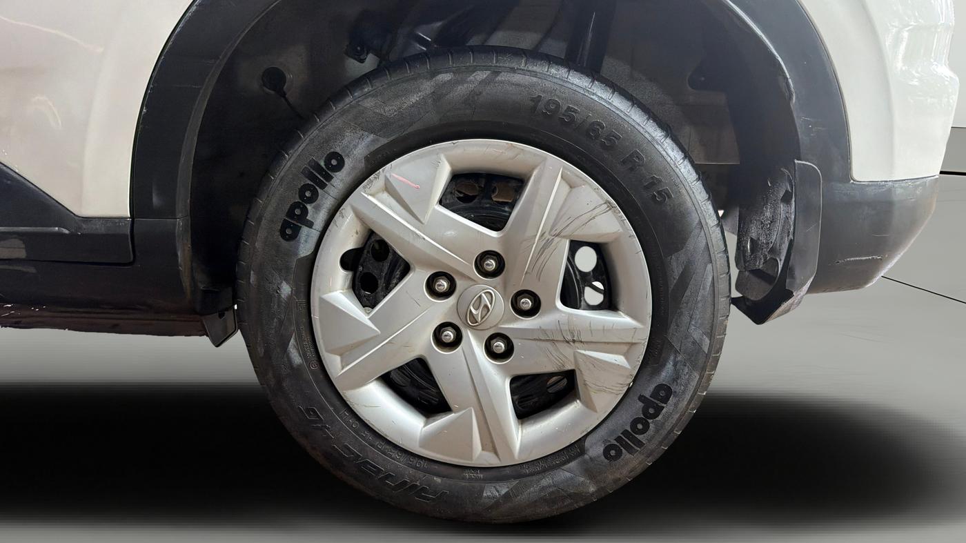 2021 Hyundai VENUE S 1.2, Petrol, Manual, 52,591 km, Left Rear Wheel