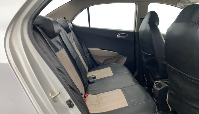 2014 Hyundai Xcent S (O) 1.2, Petrol, Manual, 42,831 km, Right Side Rear Door Cabin