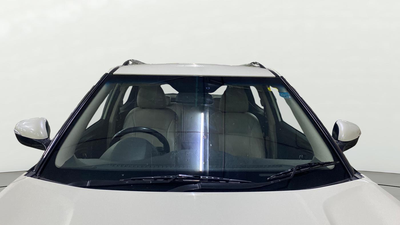 2021 Mahindra XUV300 W8 1.2 PETROL, Petrol, Manual, 67,784 km, Front Windshield