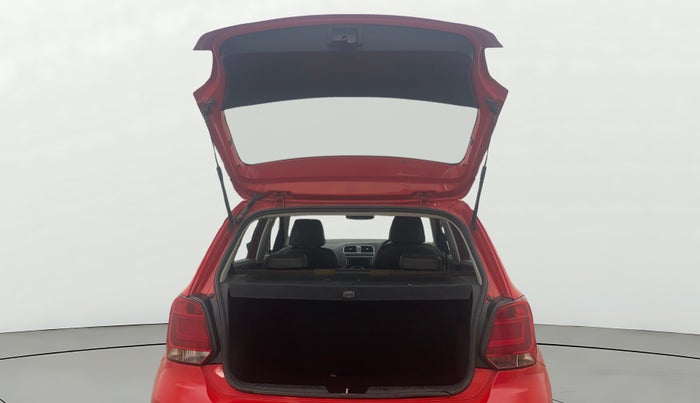 2017 Volkswagen Polo HIGHLINE PLUS 1.2(16 ALLOY, Petrol, Manual, 1,04,272 km, Boot Door Open