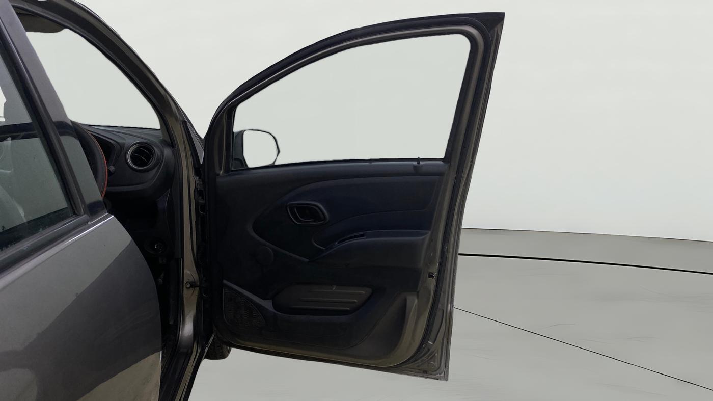 2017 Datsun Redi Go T (O), Petrol, Manual, 67,296 km, RHS Front Door