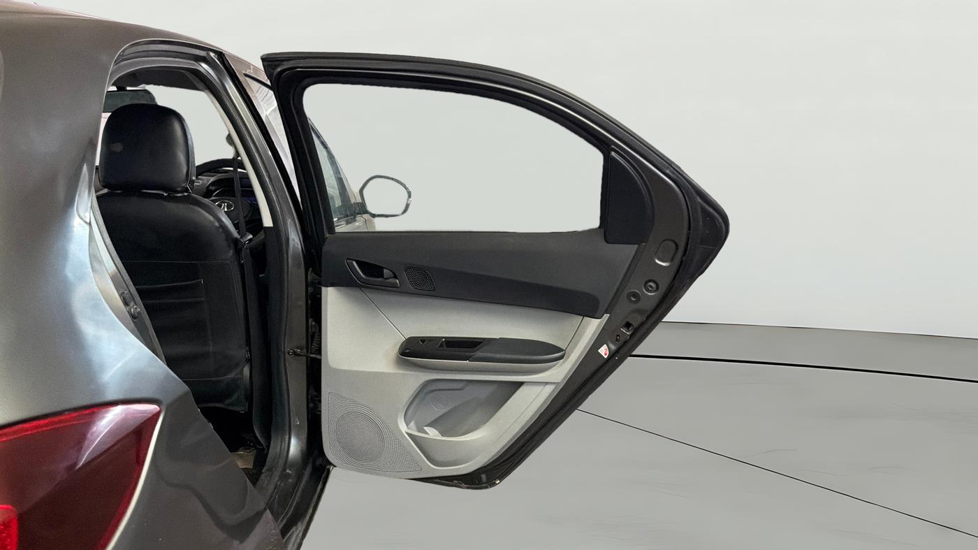 2023 Tata Tiago XT PETROL, Petrol, Manual, 50,617 km, RHS Rear Door
