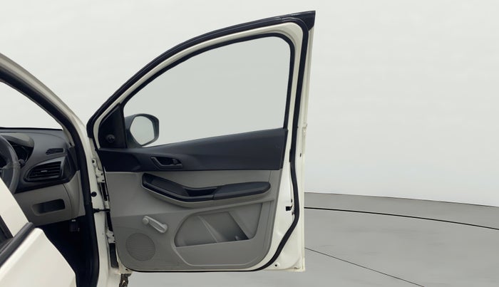 2022 Tata Tiago XE PETROL, Petrol, Manual, 32,634 km, RHS Front Door