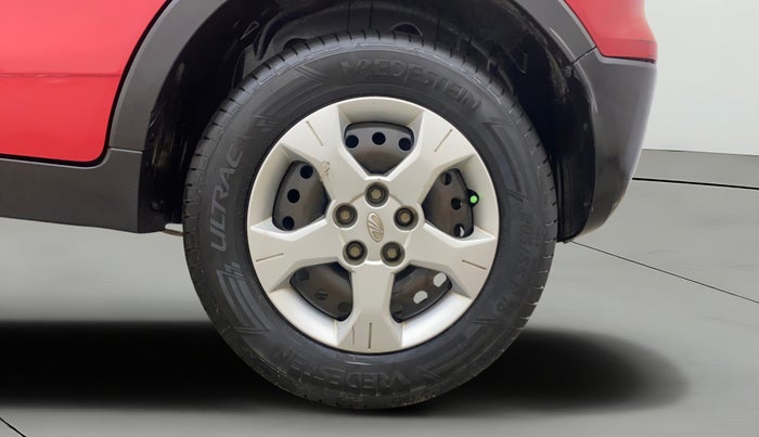 2021 Mahindra XUV300 W6 1.5 DIESEL AMT, Diesel, Automatic, 1,26,069 km, Left Rear Wheel