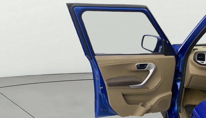 2016 Mahindra TUV300 T8, Diesel, Manual, 89,304 km, LHS Front Door