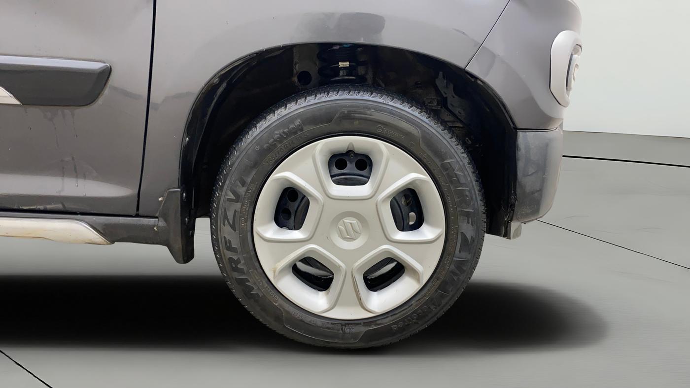 2021 Maruti S PRESSO VXI+, Petrol, Manual, 32,296 km, Right Front Wheel