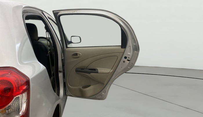 2015 Toyota Etios Liva G, Petrol, Manual, 1,14,496 km, RHS Rear Door