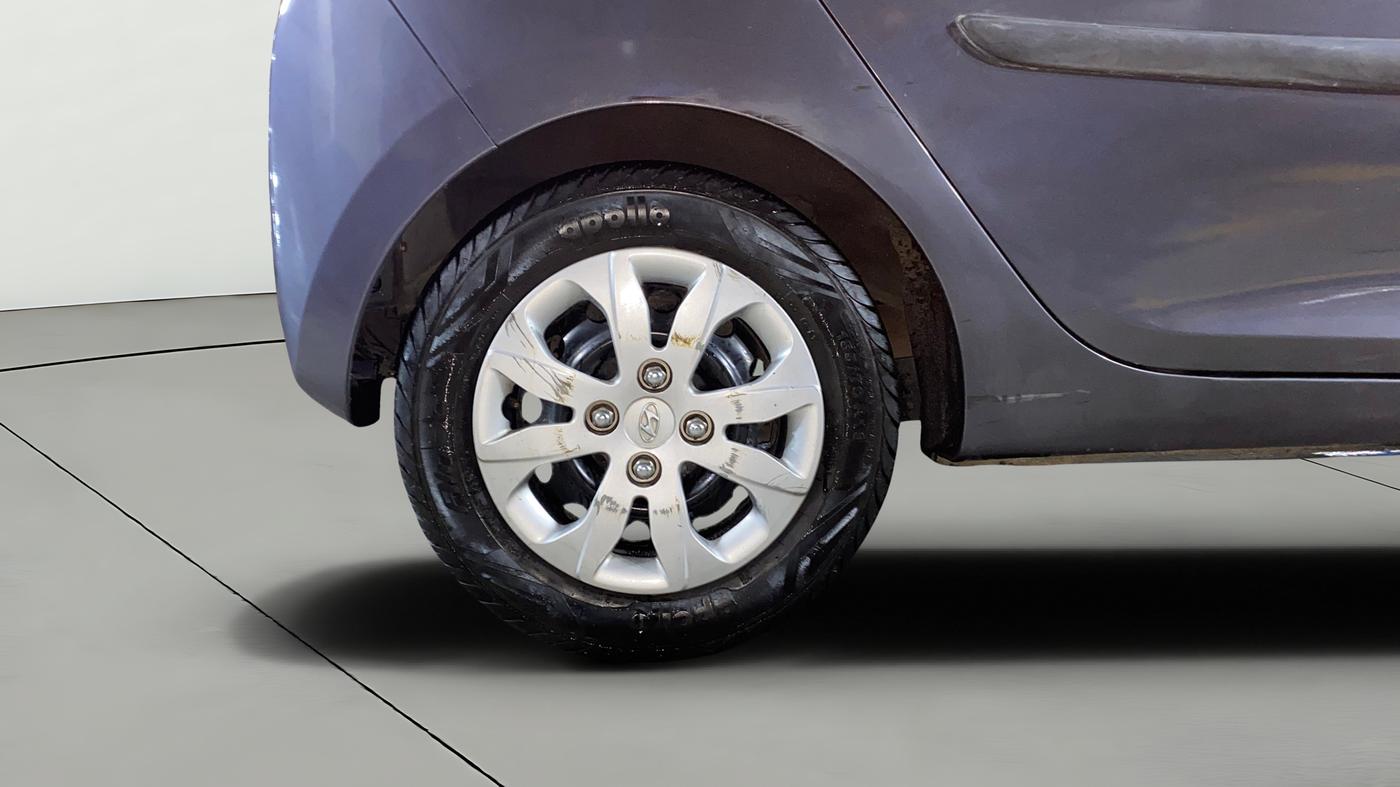 2015 Hyundai Eon SPORTZ, Petrol, Manual, 33,844 km, Right Rear Wheel