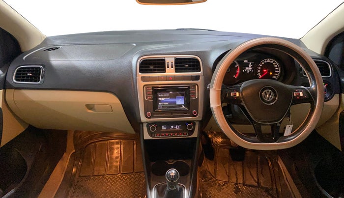 2016 Volkswagen Polo HIGHLINE1.2L, Petrol, Manual, 33,574 km, Dashboard