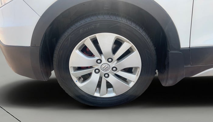 2015 Maruti S Cross ALPHA 1.6, Diesel, Manual, 1,46,543 km, Left Front Wheel