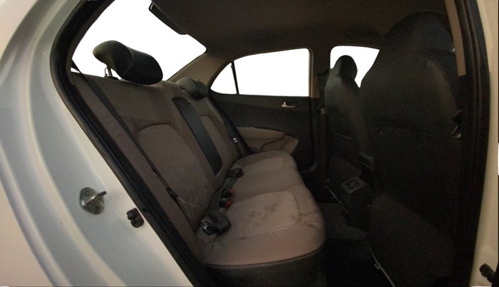 2014 Hyundai Xcent S 1.2, Petrol, Manual, 98,800 km, Right Side Rear Door Cabin