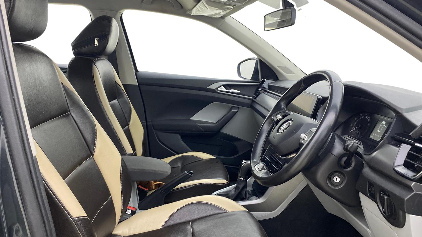 2022 Skoda KUSHAQ AMBITION 1.0L TSI AT, Petrol, Automatic, 24,994 km, Right Side Front Door Cabin