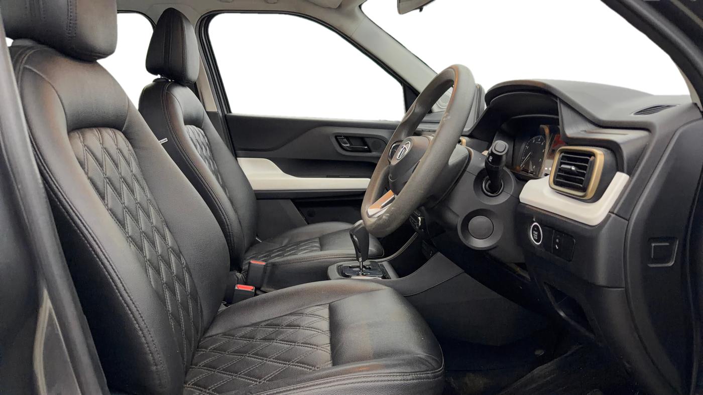 2021 Tata PUNCH ACCOMPLISHED AMT, Petrol, Automatic, 46,898 km, Right Side Front Door Cabin