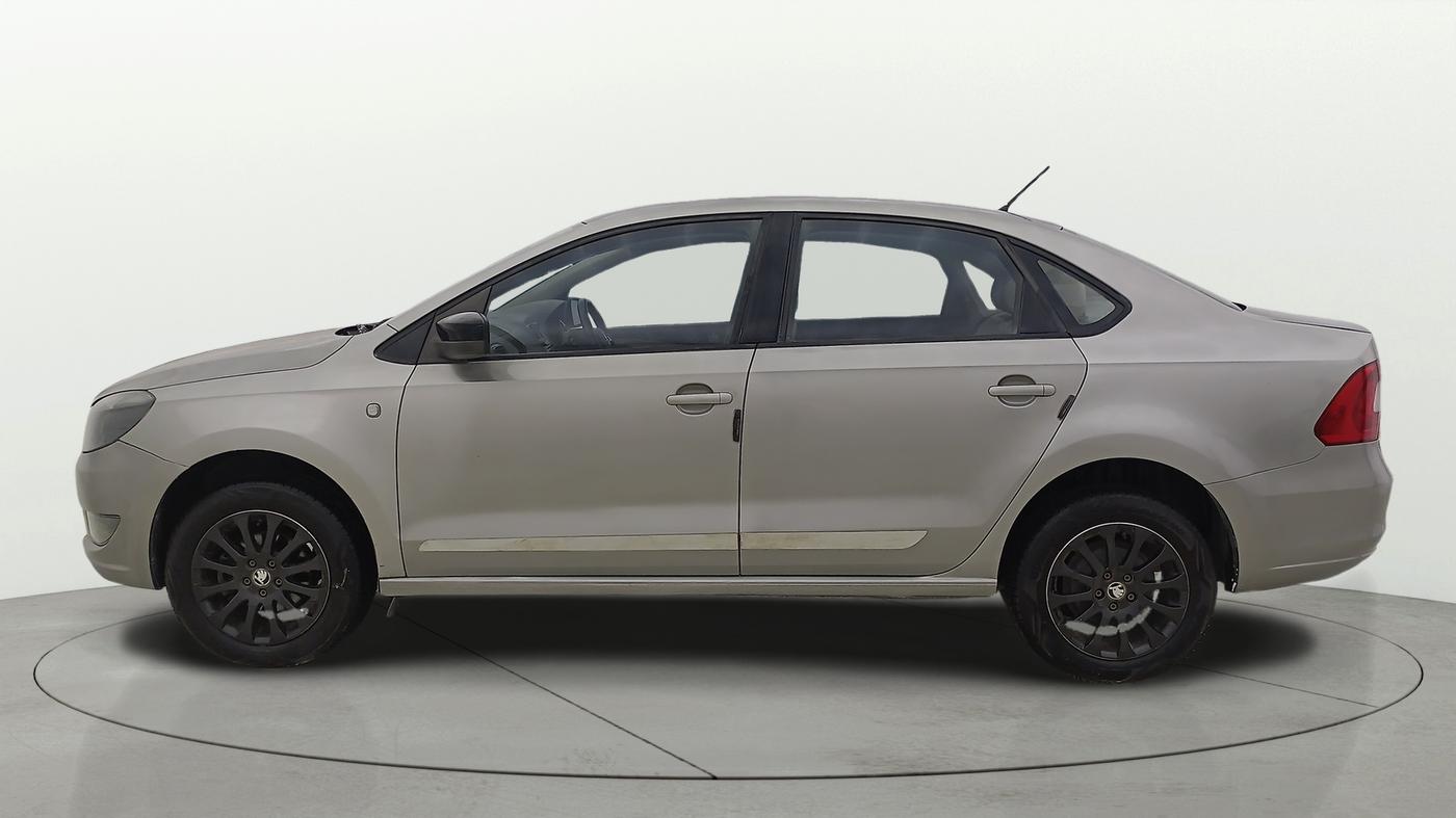 2015 Skoda Rapid ELEGANCE 1.6 MPI MT, Petrol, Manual, 98,452 km, Left Side