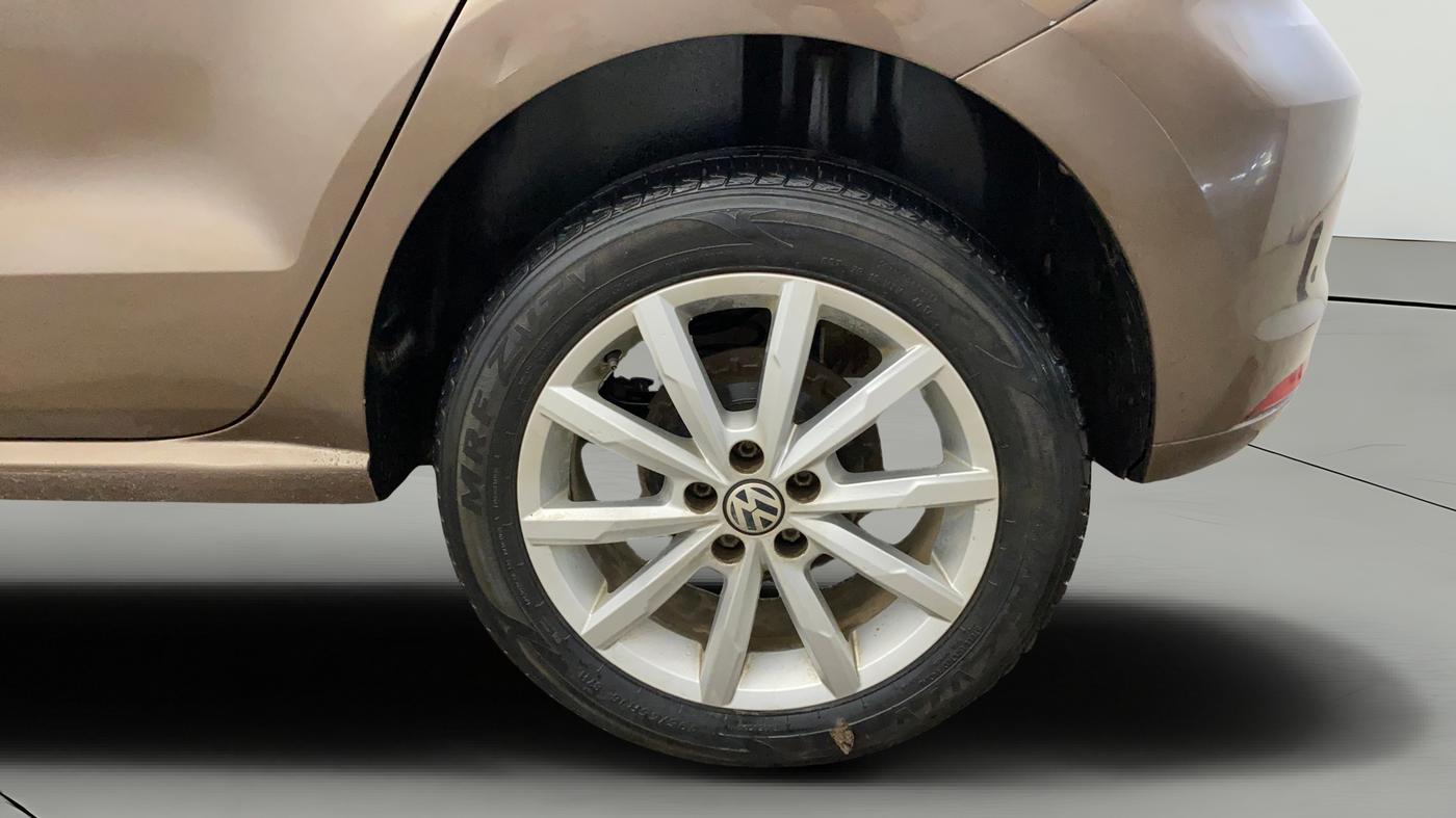 2018 Volkswagen Polo HIGHLINE PLUS 1.2(16 ALLOY, Petrol, Manual, 51,808 km, Left Rear Wheel