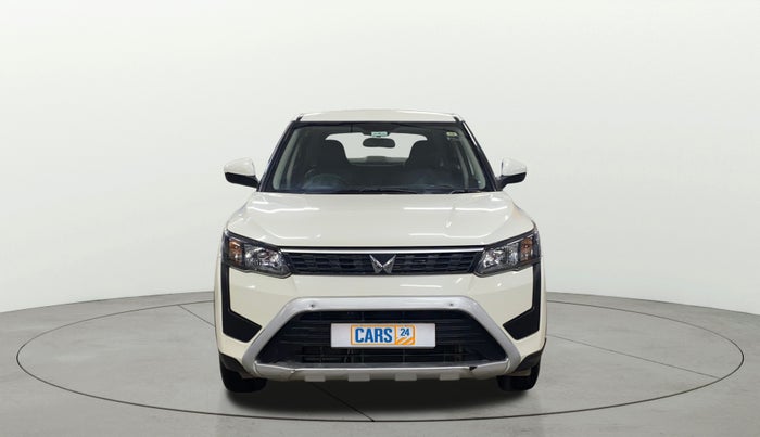 2023 Mahindra XUV300 W4 1.2 PETROL, Petrol, Manual, 8,022 km, Front