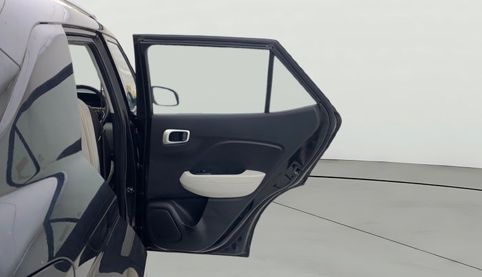 2024 Hyundai VENUE SX (O) 1.0 TURBO DCT DUAL TONE, Petrol, Automatic, 16,890 km, RHS Rear Door