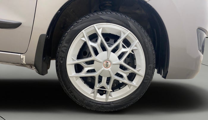 2017 Maruti Wagon R 1.0 VXI AMT, Petrol, Automatic, 78,443 km, Right Front Wheel