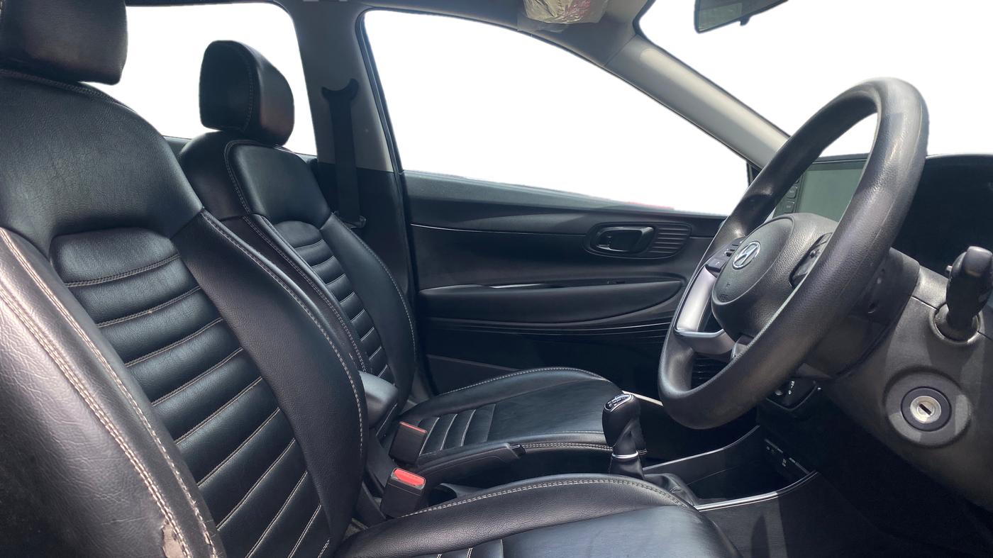 2022 Hyundai NEW I20 SPORTZ 1.5 MT, Diesel, Manual, 49,663 km, Right Side Front Door Cabin