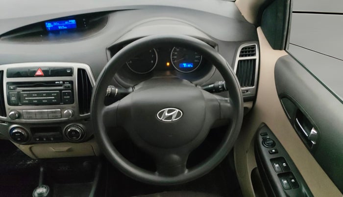 2013 Hyundai i20 MAGNA (O) 1.2, CNG, Manual, 81,185 km, Steering Wheel Close Up