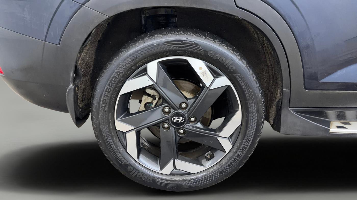 2022 Hyundai ALCAZAR 2.0 SIGNATURE (O) AT 6STR, Petrol, Automatic, 40,786 km, Right Rear Wheel