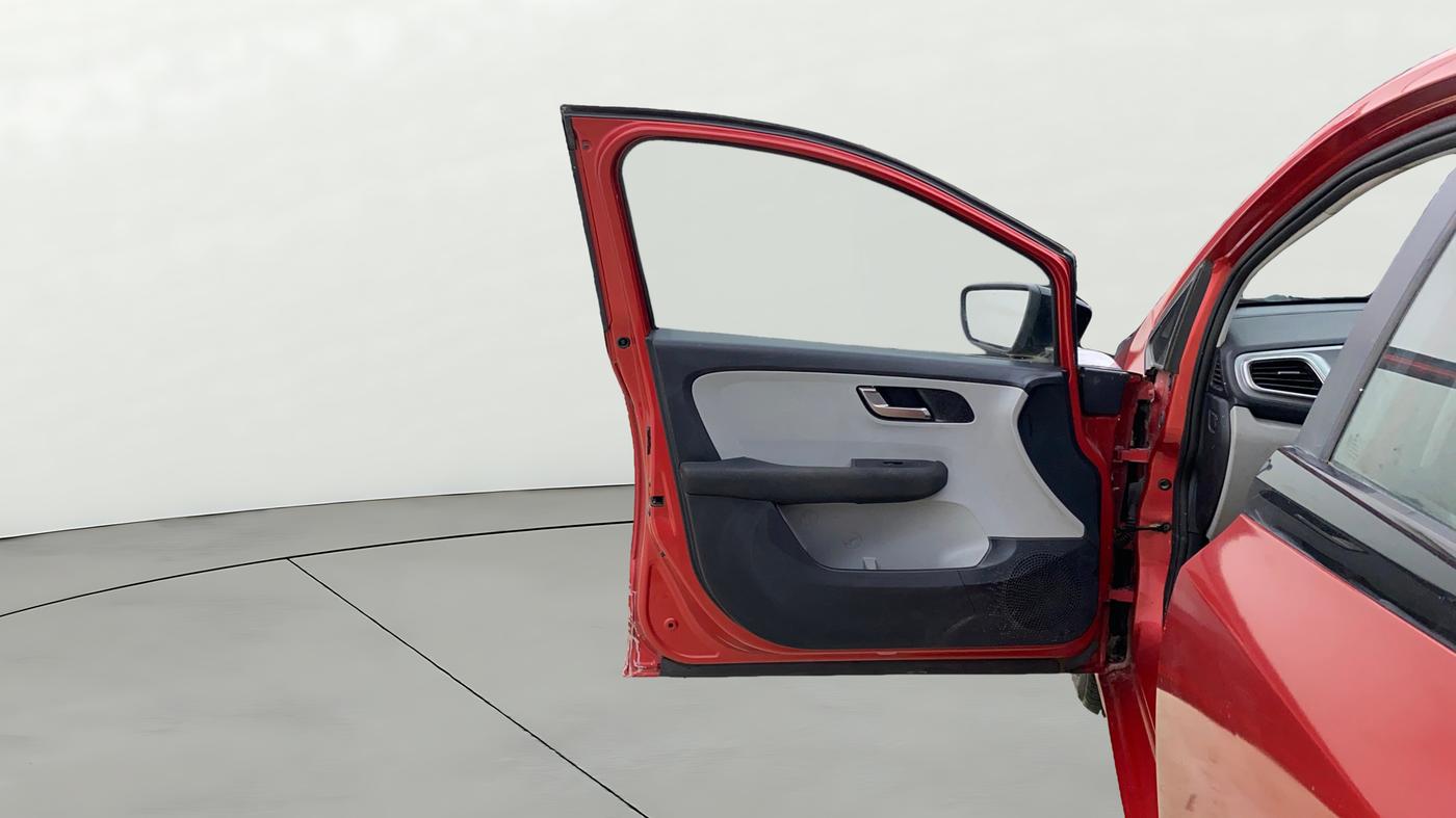 2020 Tata ALTROZ XZ PETROL, Petrol, Manual, 48,191 km, LHS Front Door