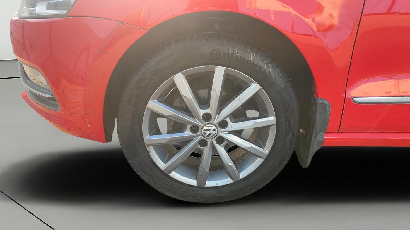 2019 Volkswagen Polo HIGHLINE PLUS 1.0 16 ALLOY, Petrol, Manual, 1,23,914 km, Left Front Wheel
